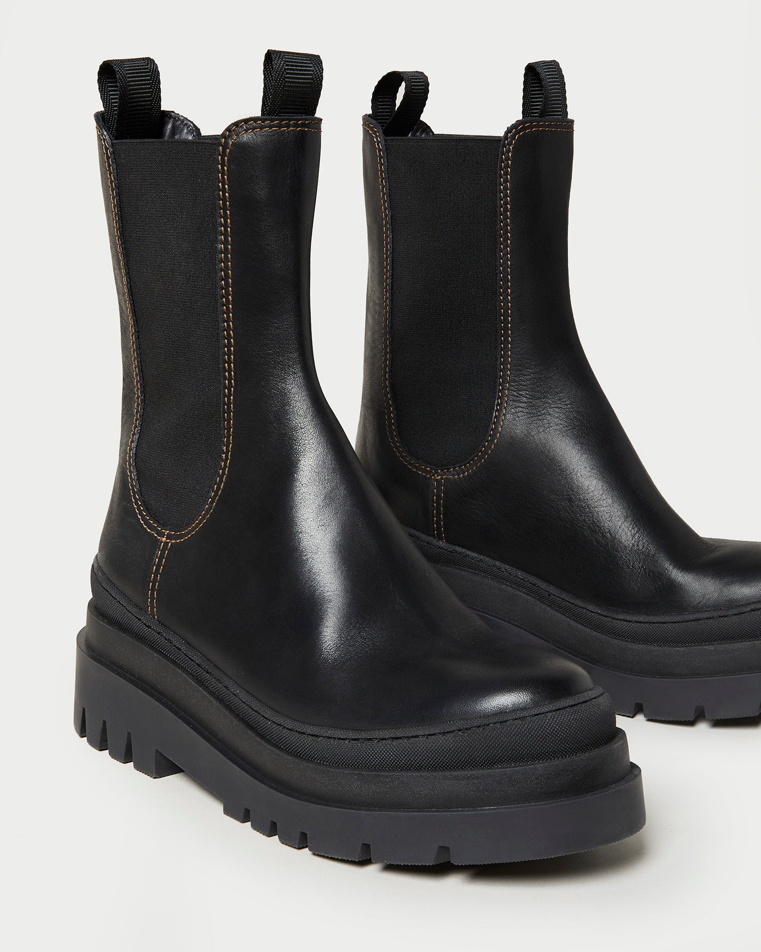 Carlota Chunky Lug Boot | Black/Black