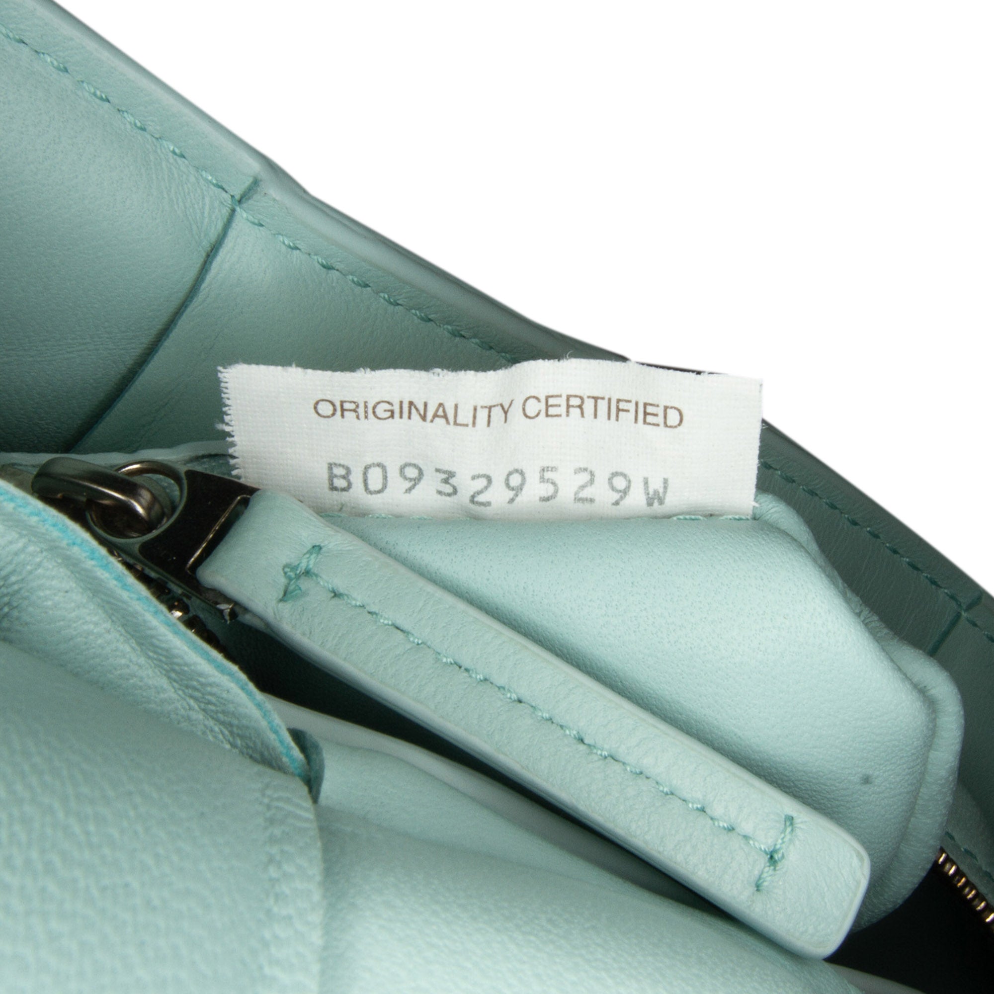 Bottega Veneta | Pre-Owned Nappa Intrecciato Padded Cassette Crossbody - I | Blue/Light Blue