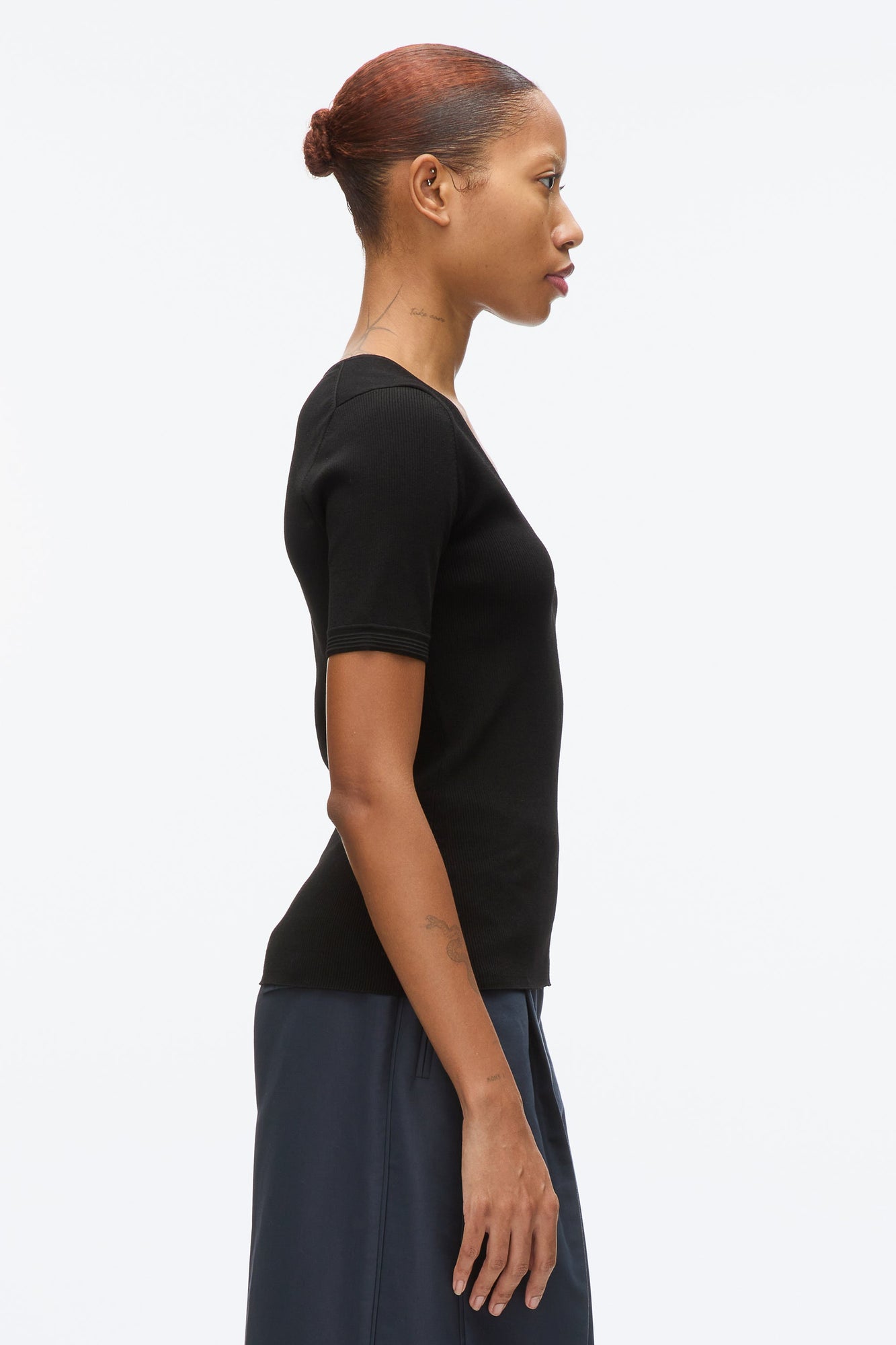 Compact Rib V-Neck Tee | Black
