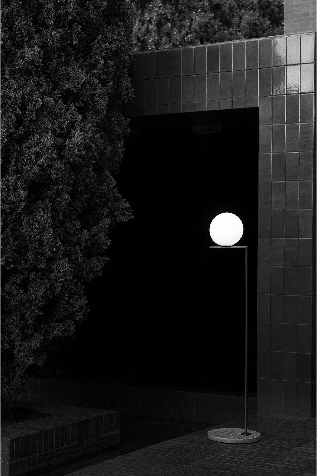 IC Outdoor Floor 2 Lava Black | Red