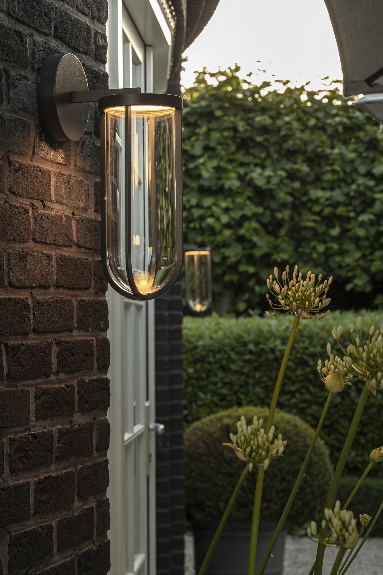 In Vitro Outdoor Wall 2700K 1-10V | Pale Green
