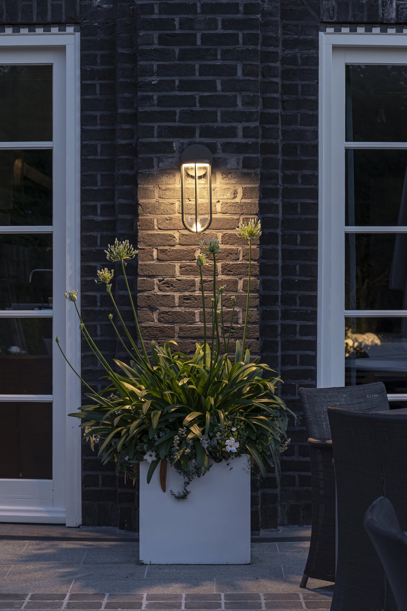 In Vitro Outdoor Wall 2700K 1-10V | Pale Green