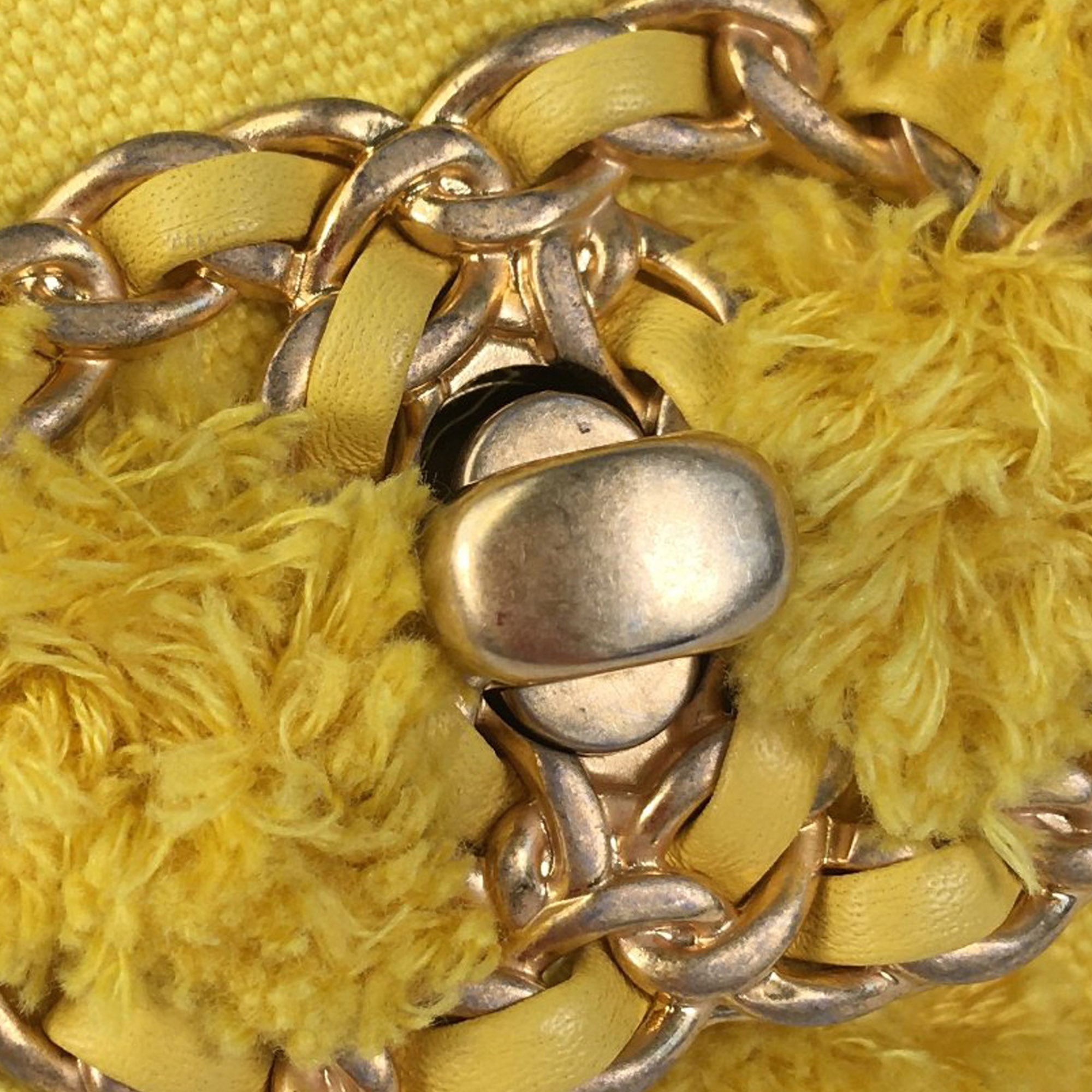 Chanel | Pre-Owned Medium Canvas 19 Flap | Yellow