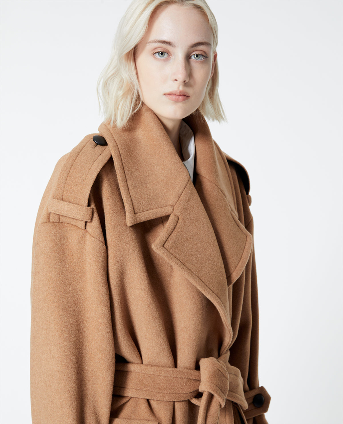 Roomy Camel-Colored Wool Coat With Belt | Women | Camel