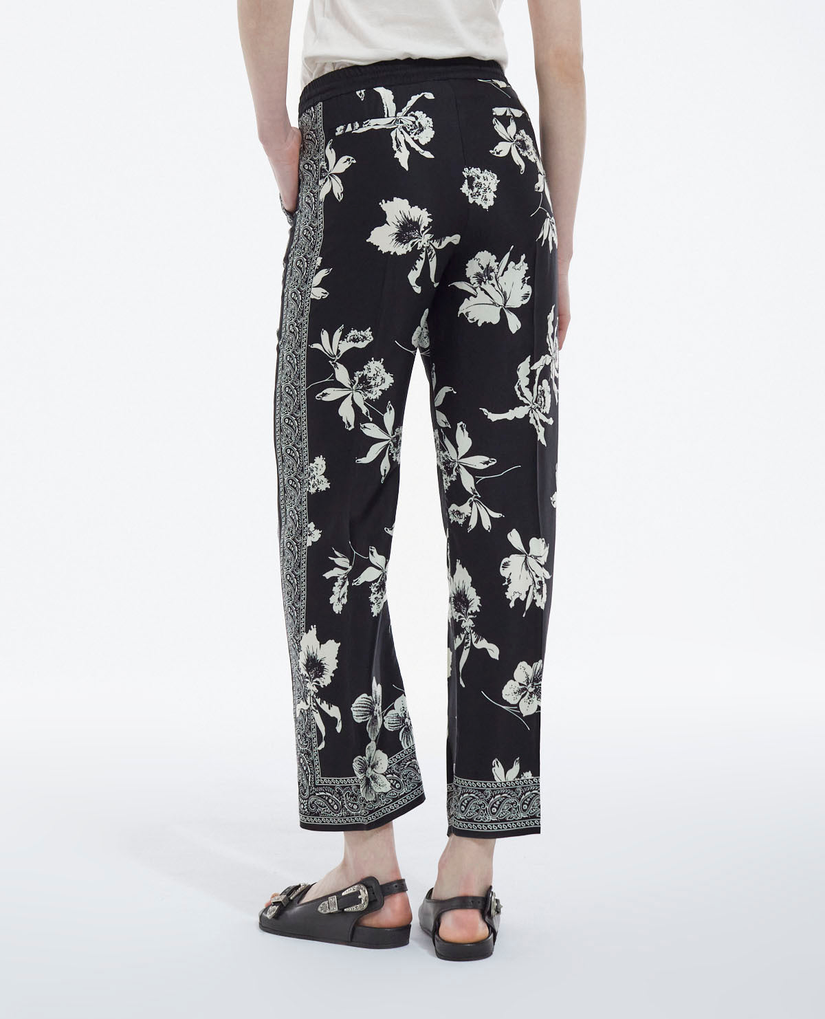 Flowing & Pants With Scarf Motif | Women | Black x White