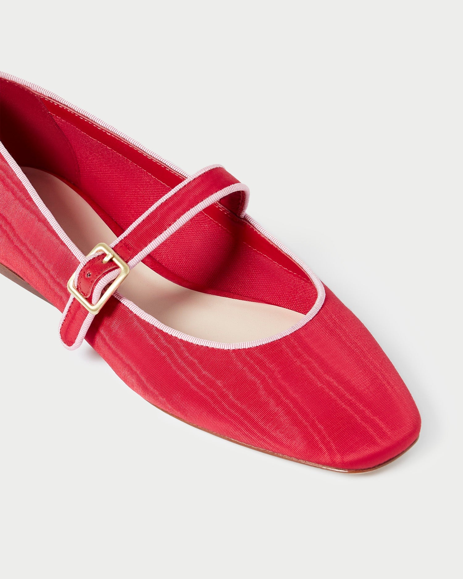 Color: Red/Pink