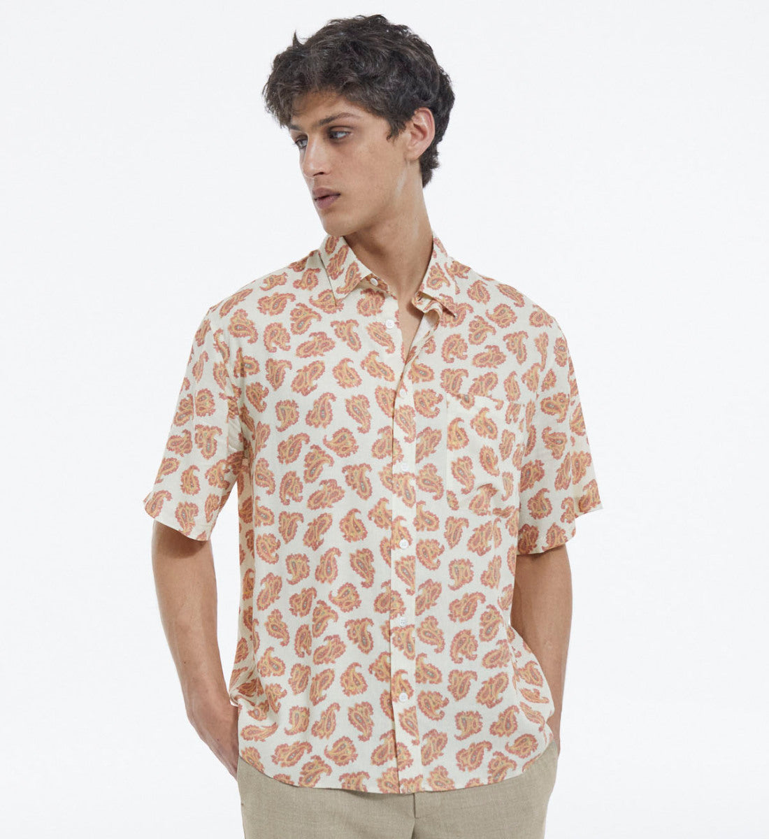 Loose-Fitting Shirt W/ Paisley Pattern | Men | White Pink