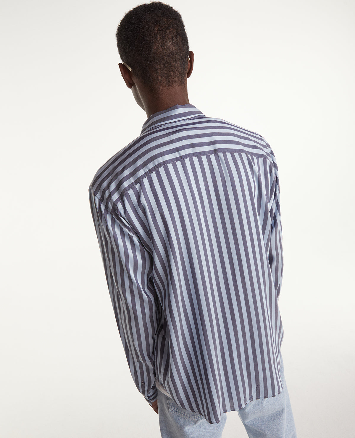 Buttoned Flowing Shirt With Stripes | Men | Night Blue x Bleu Ocean