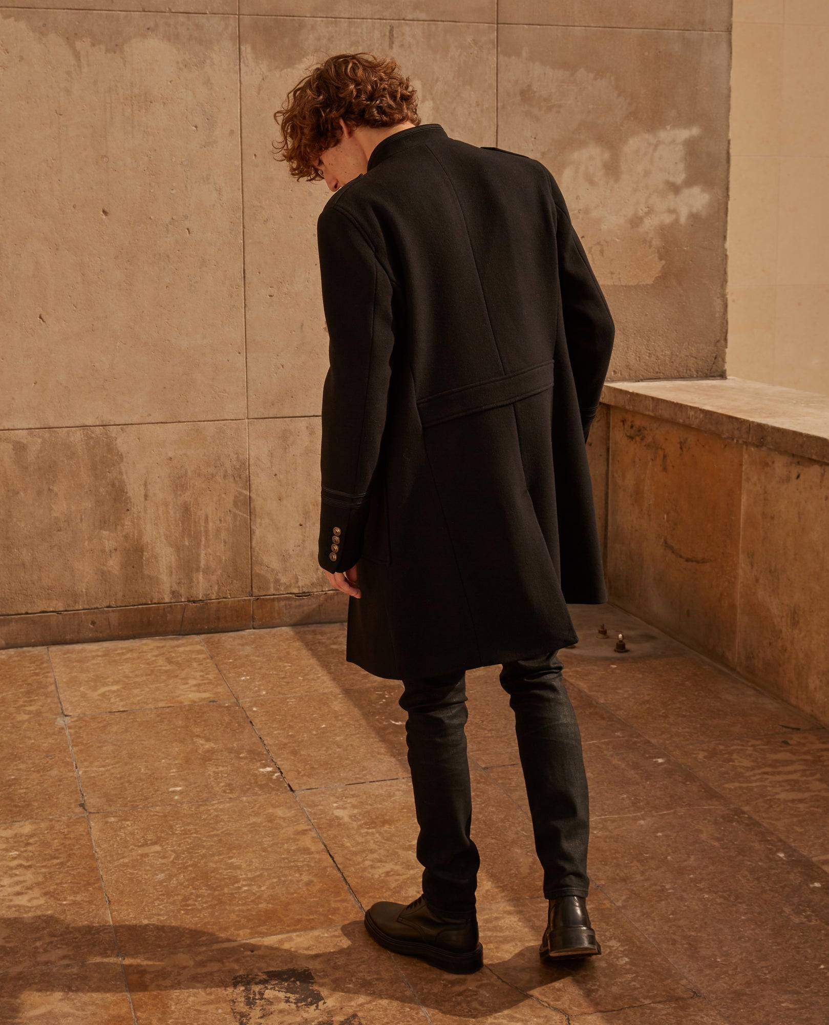 Oversized Wool Coat With Leather Collar | Men | Black