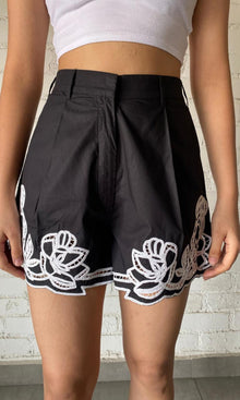 Womens | Daha Cotton Poplin Shorts | Black