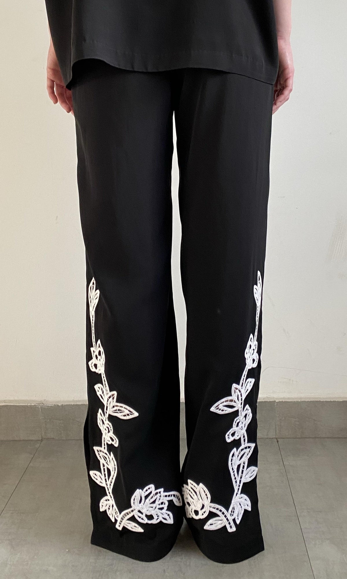 Womens | Daha Polyester Crepe Pants - I | Black White