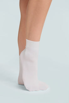 Ultimate Opaque Ankle Socks::Ivory::