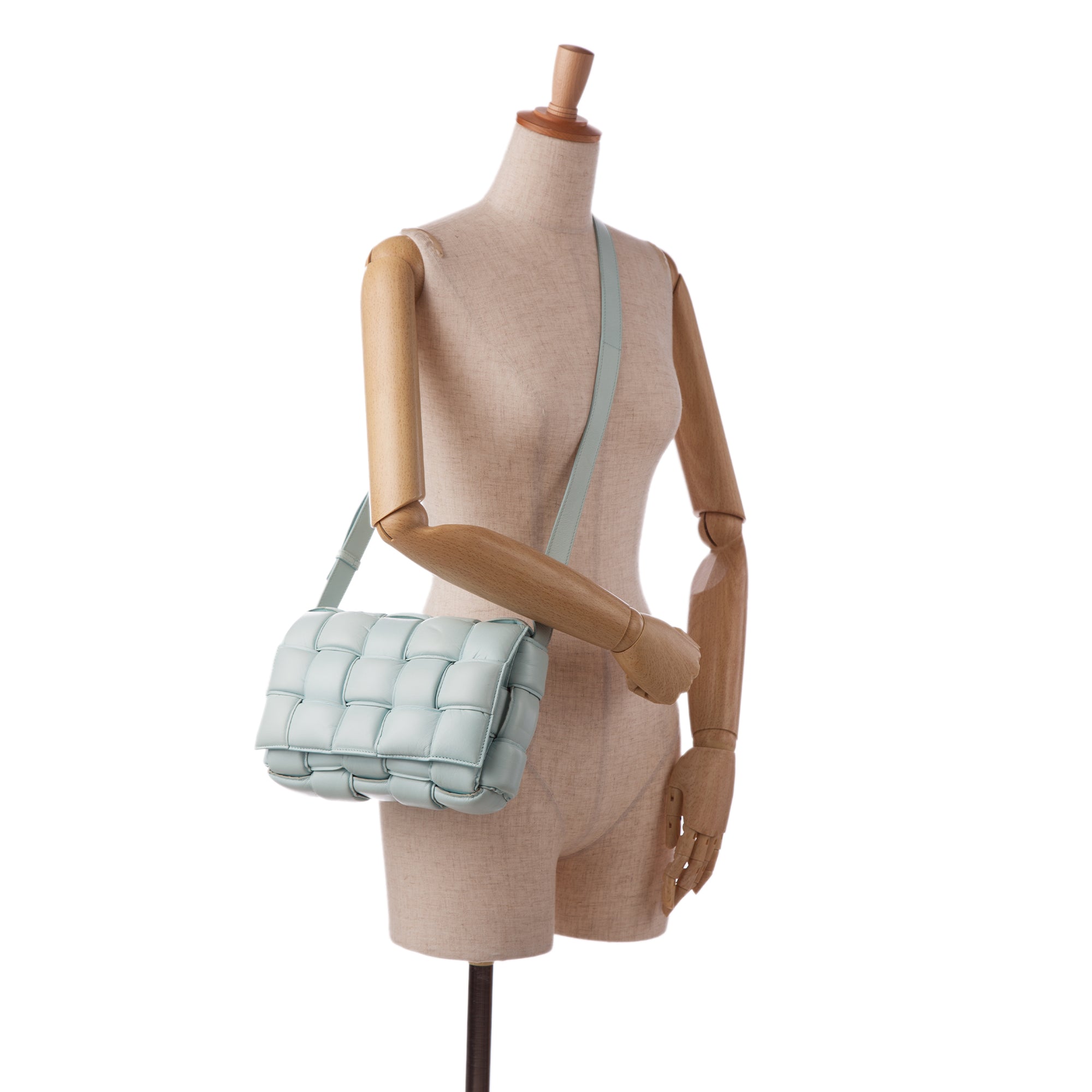 Bottega Veneta | Pre-Owned Nappa Intrecciato Padded Cassette Crossbody - II | Blue/Light Blue
