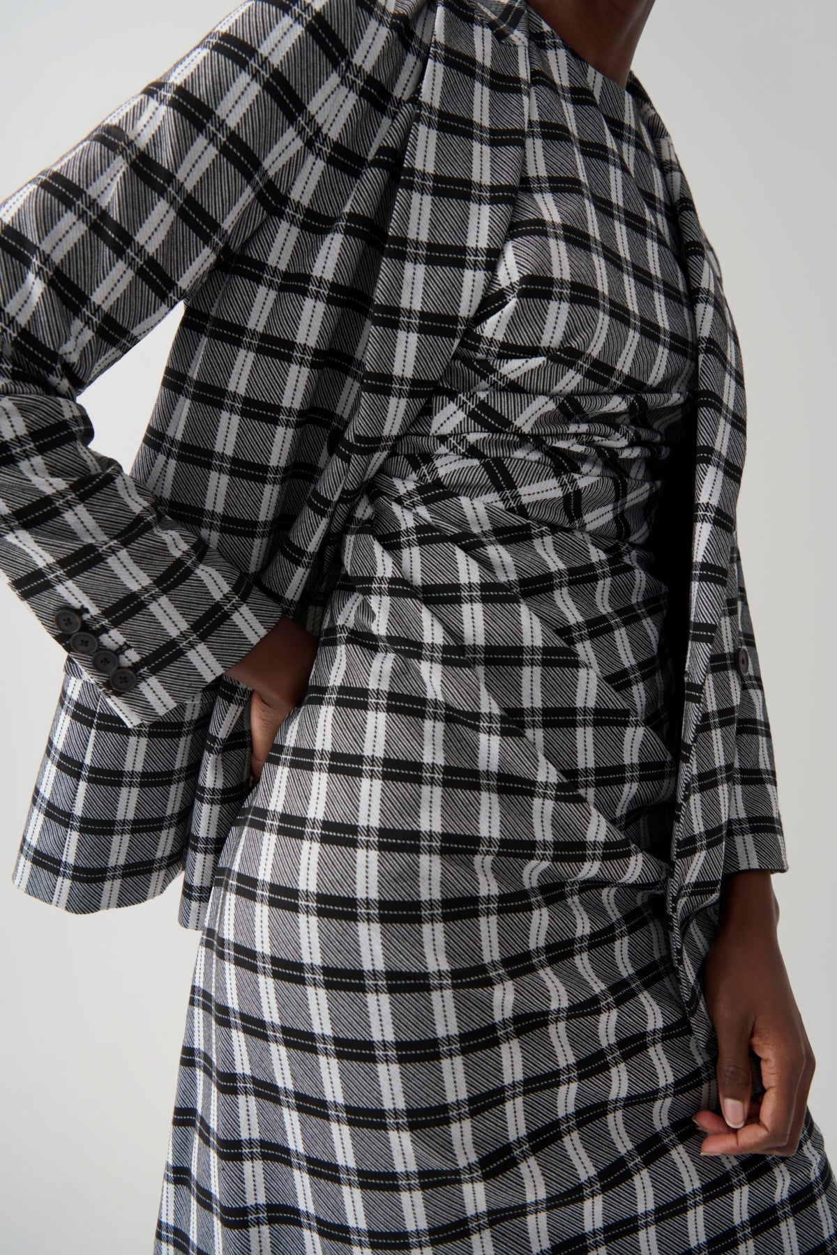 Front image of a woman wearing the O'Hara Blazer | Exclude