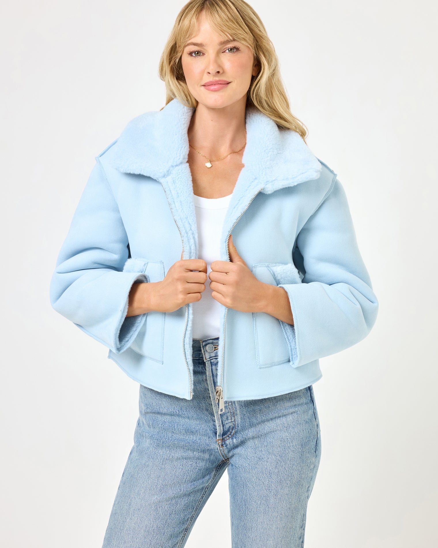 Ice Blue | Model: Lura (size: S) 