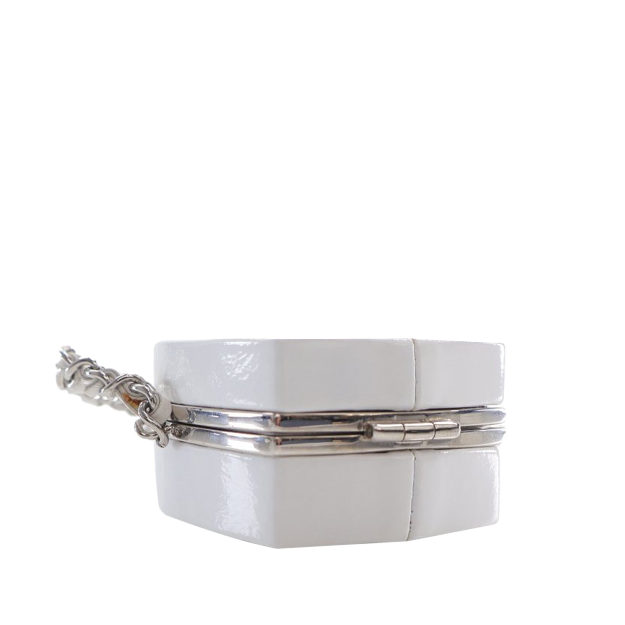 Chanel | Pre-Owned Patent Goatskin Make-Up Box Clutch With Chain | White