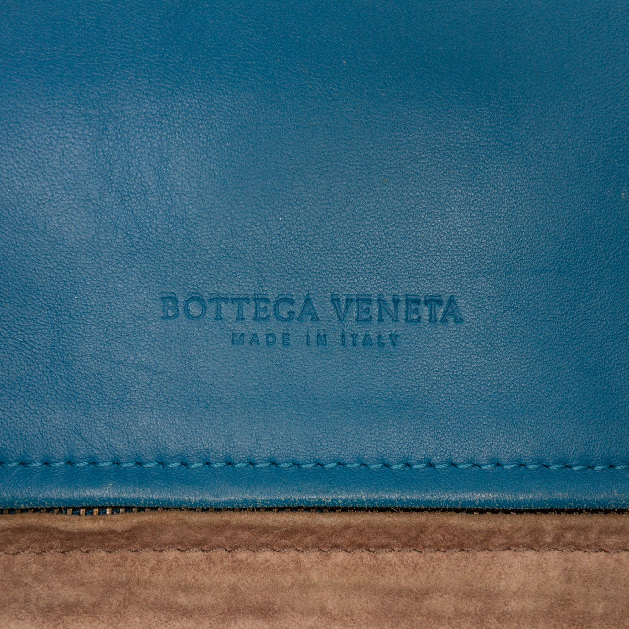 Bottega Veneta | Pre-Owned Nappa Intrecciato Flap Crossbody | Blue