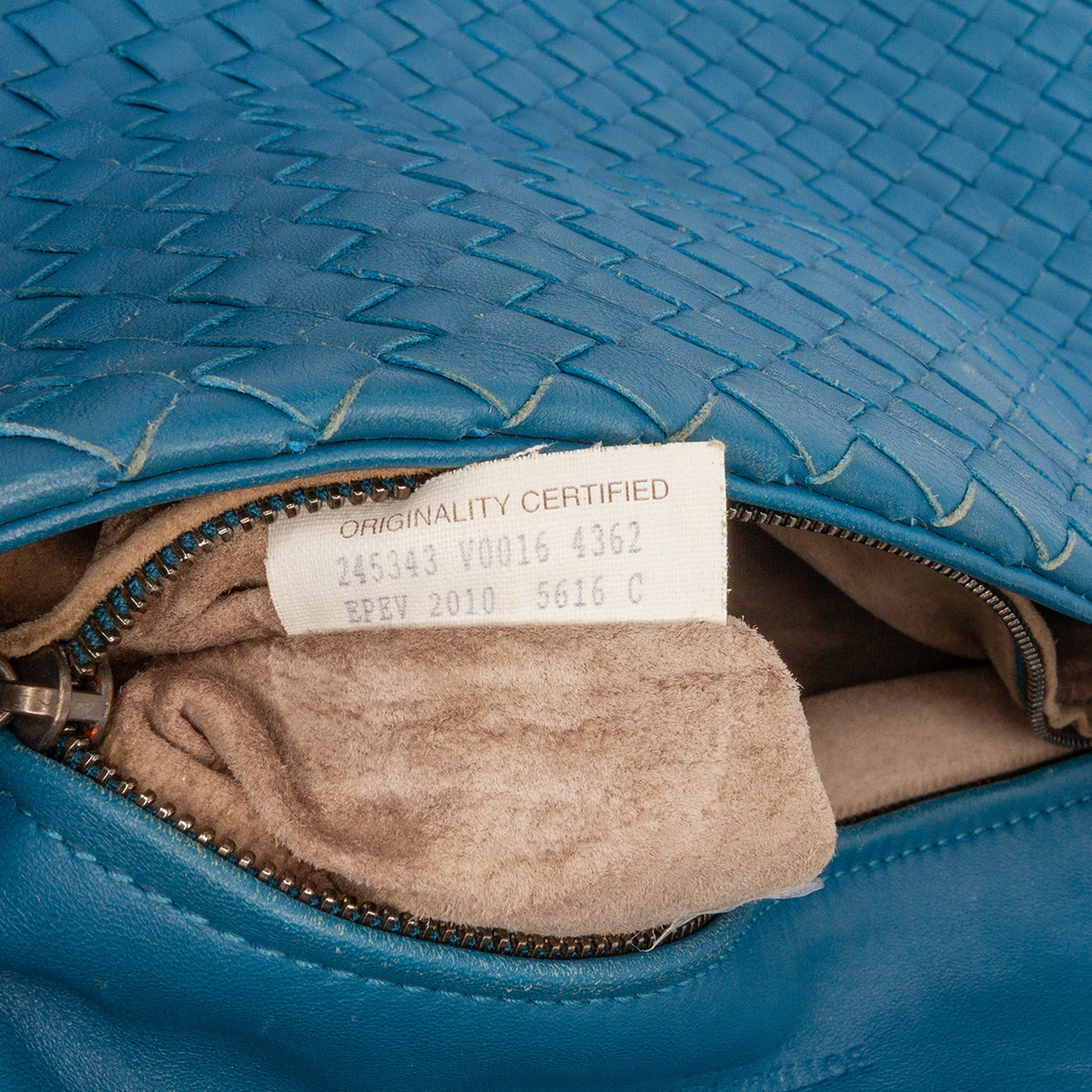 Bottega Veneta | Pre-Owned Nappa Intrecciato Flap Crossbody | Blue