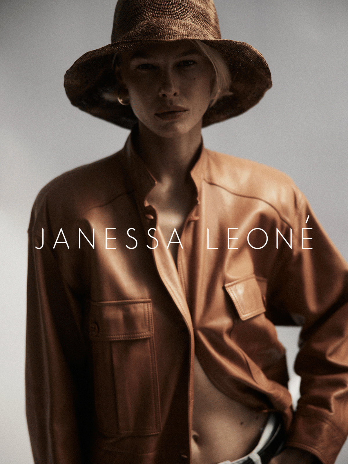 [IC] Scanlan Theodore  + Janessa Leone Line Pass, Lafayette