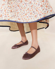 Color: Chocolate Satin