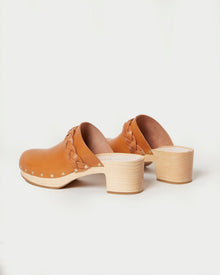 Color: Cognac
