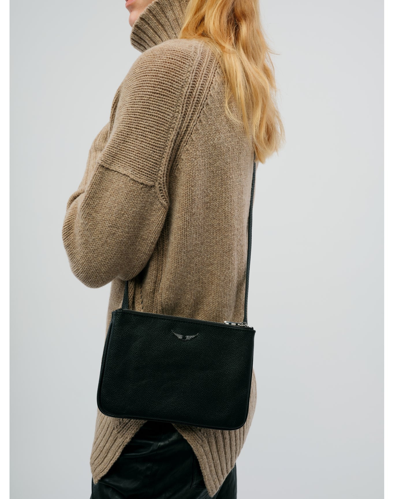 Duo Wings Grained Leather Bag | Black