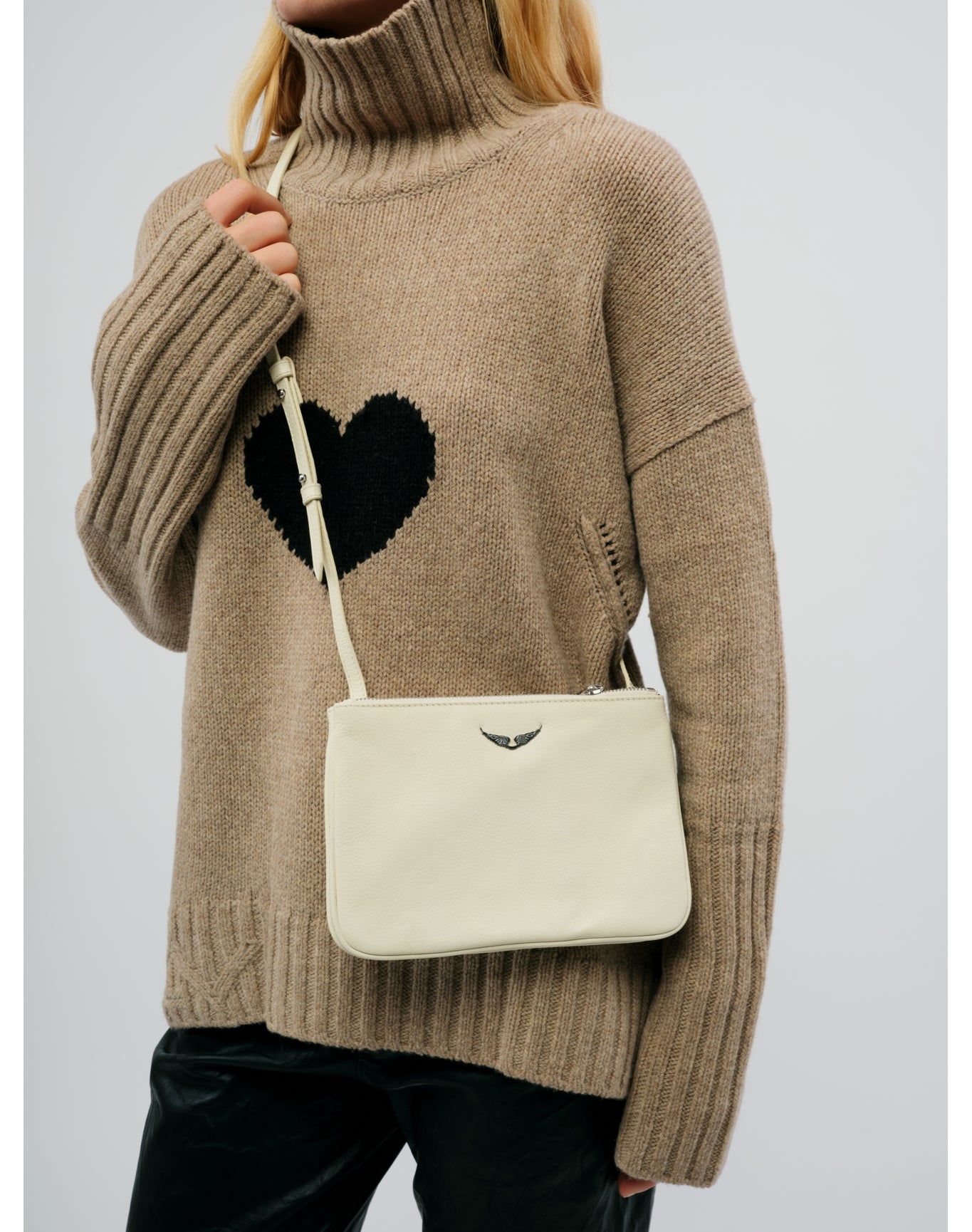 Duo Wings Grained Leather Bag | Flash