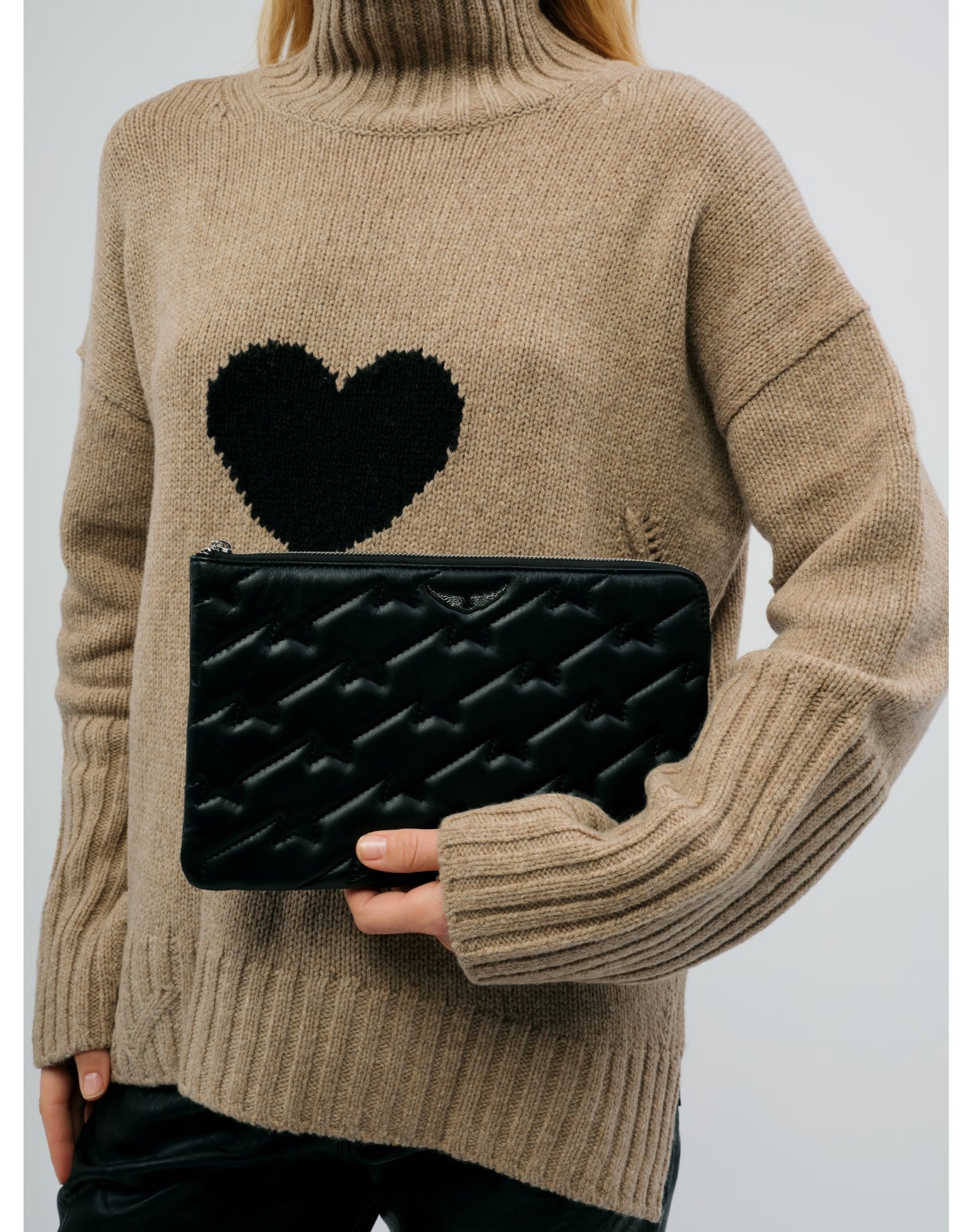 Uma Wings Zv Quilted Small Pouch | Black