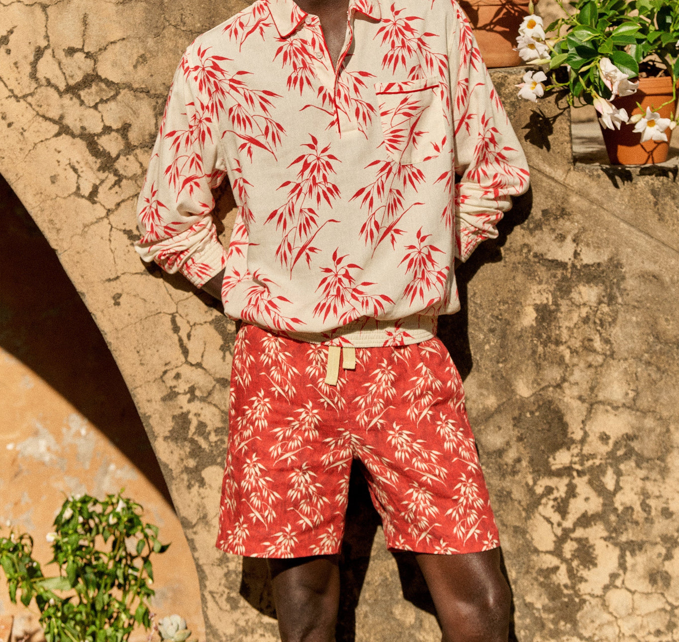Lakewood Easy Fit Classic Collar Long-Sleeve Bamboo Print Linen Overhead Shirt | White Sand/Summer Red