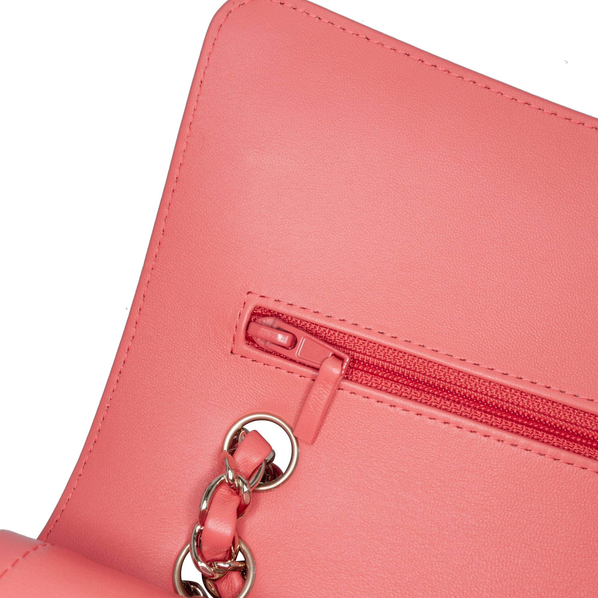 Chanel | Pre-Owned Medium Classic Chevron Lambskin Double Flap | Red/Indian Red