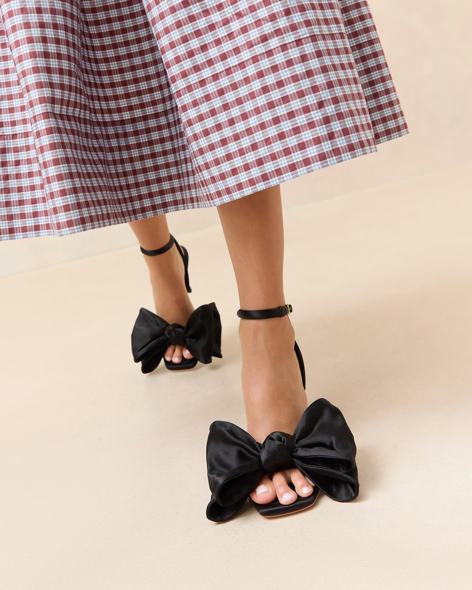 Color: Black