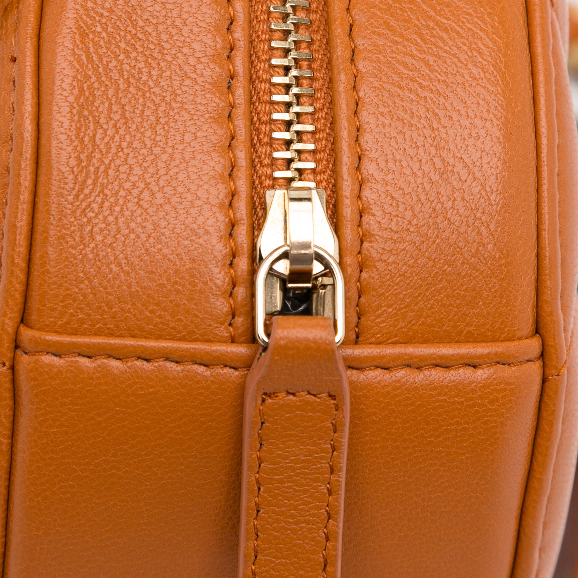 Chanel | Pre-Owned Lambskin 19 Round Clutch with Chain | Brown