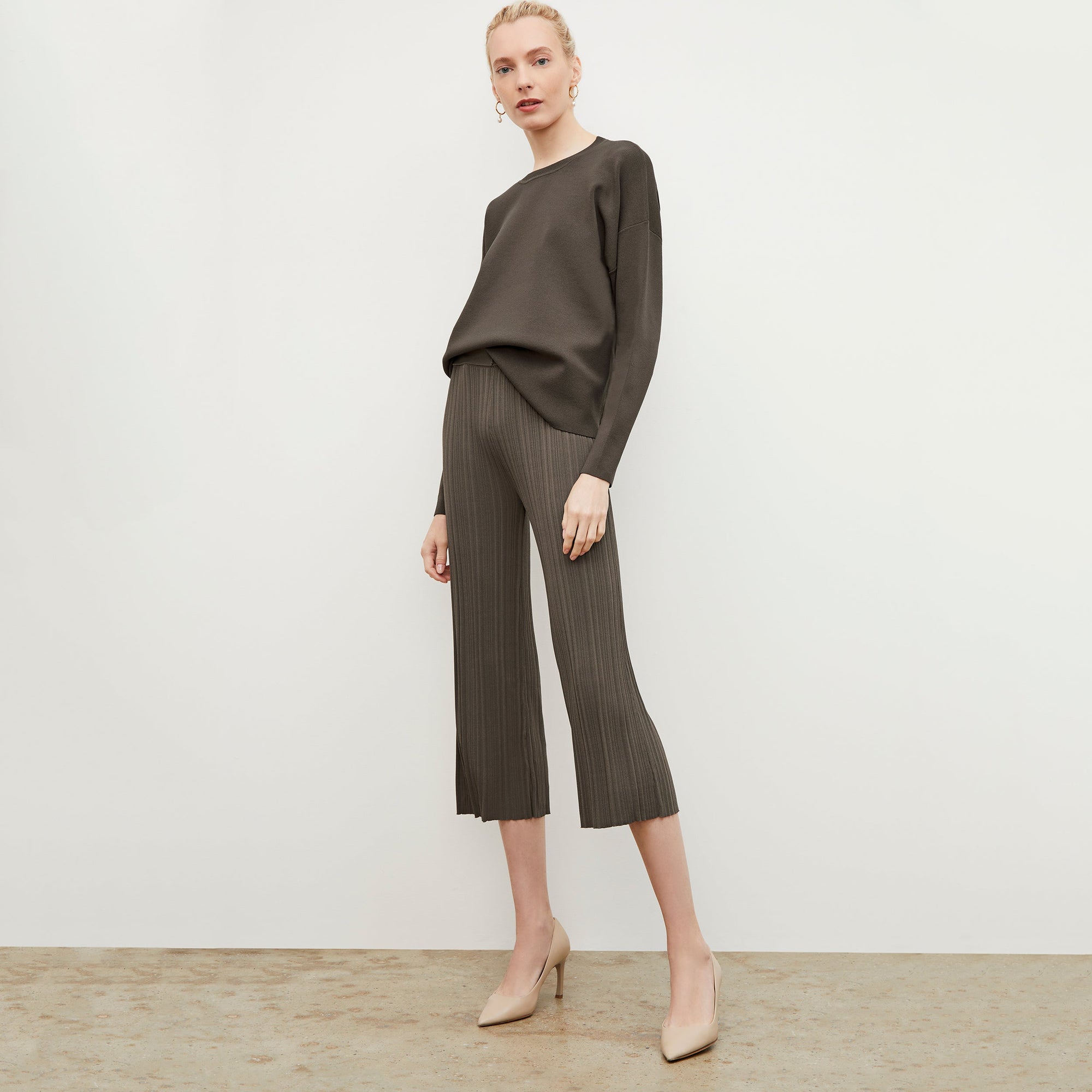 Front image of a woman wearing the Marijane Pant - Textured Knit in Light Ash | Lead