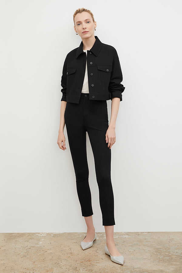 Front image of a woman wearing the Sammataro Jean in Black | Exclude