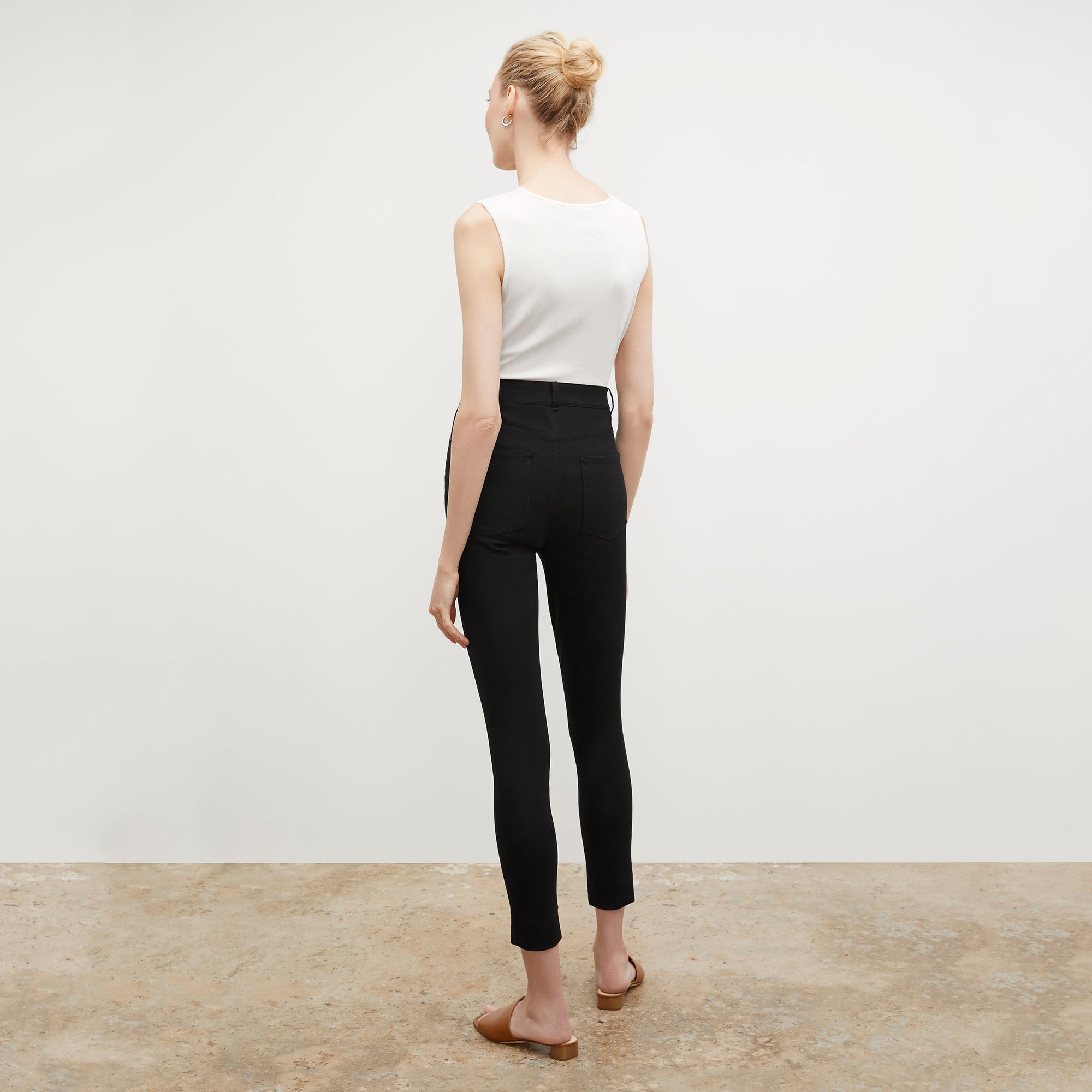 Back image of a woman wearing the Sammataro Jean in Black | Exclude