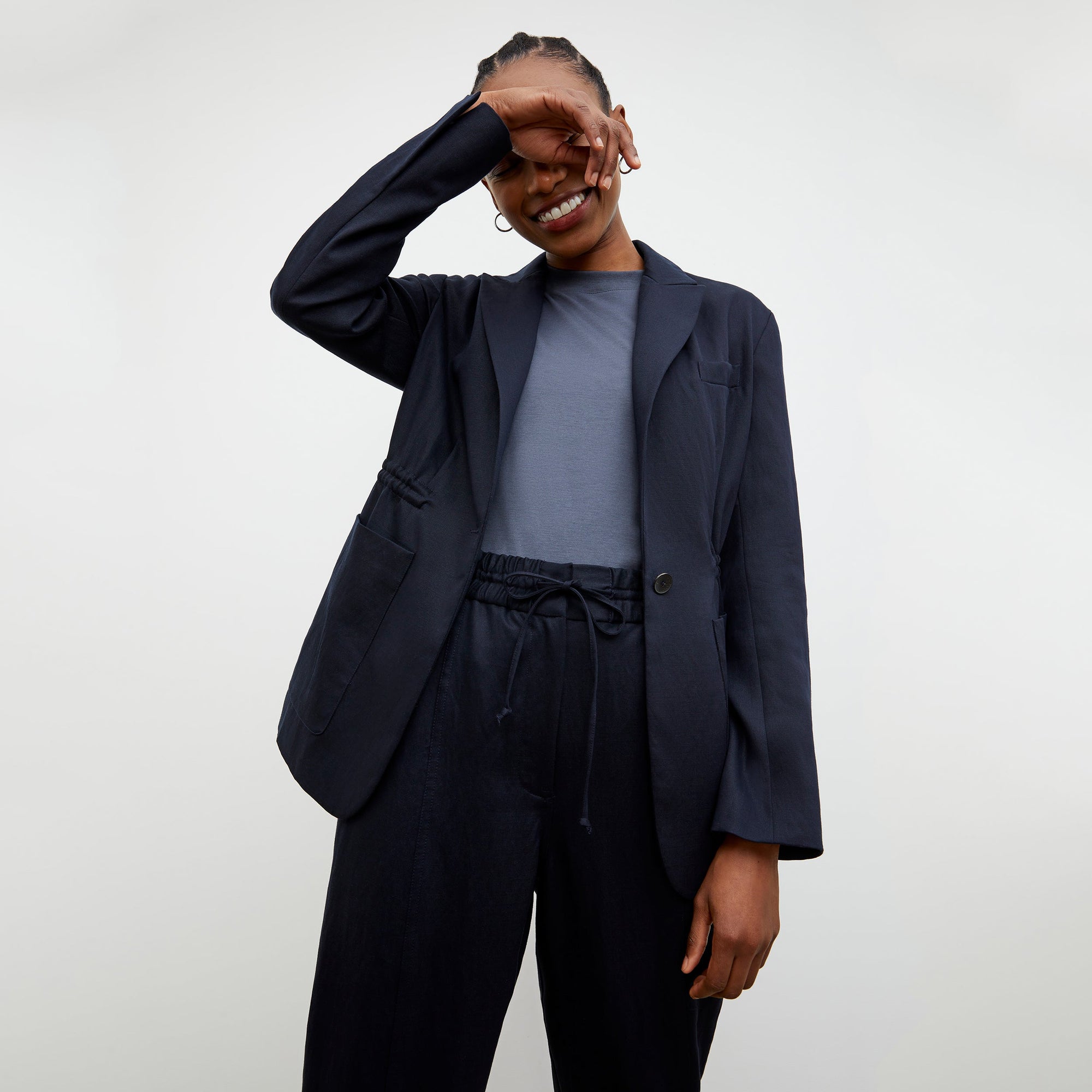 Front image of a woman wearing the Hyo Jacket - Everyday Twill in Night | Exclude