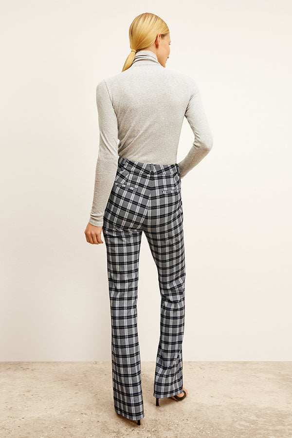 Back image of a woman wearing the Horton | Exclude