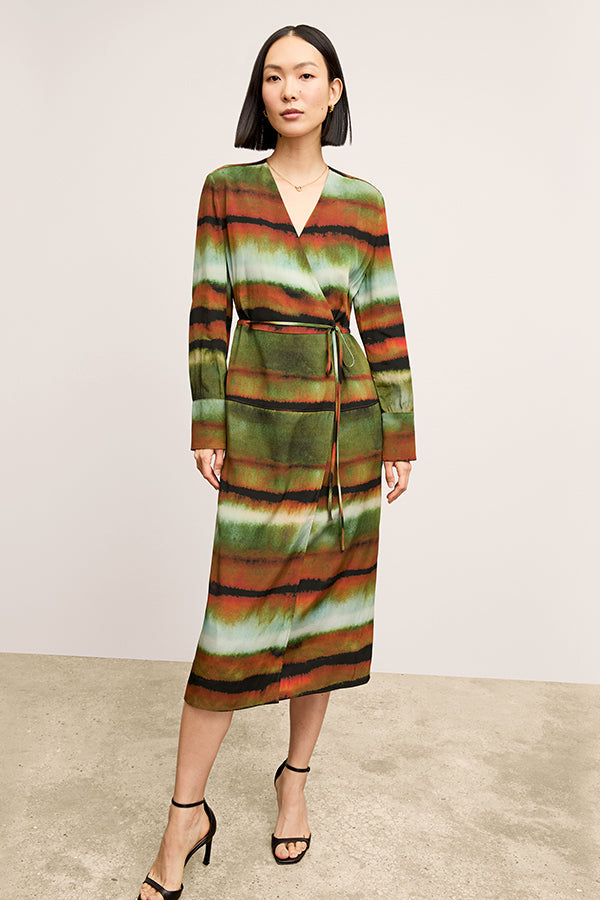 Front image of a woman wearing the Deana dress in Faded Print | Exclude | Grid