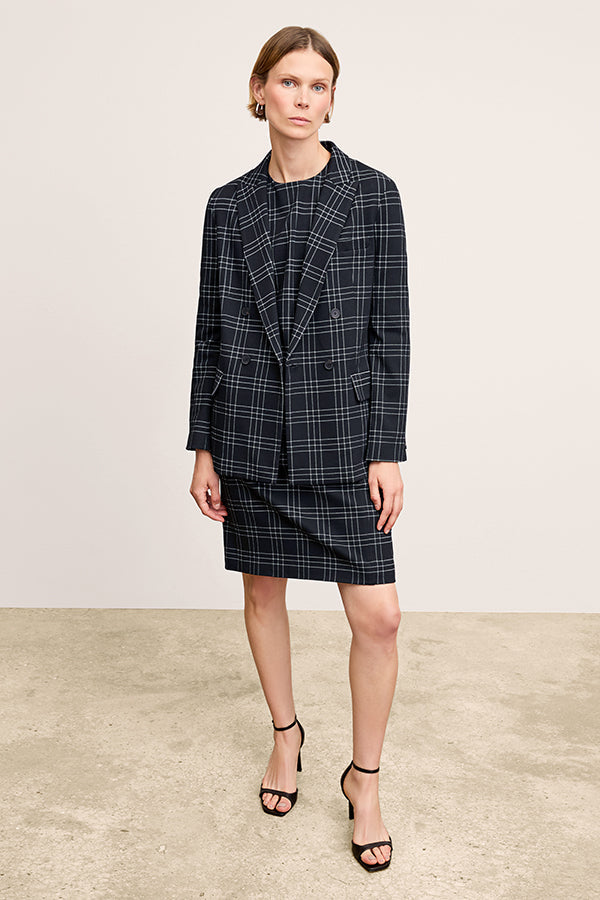 front image of a woman wearing the o'hara blazer in black/white | Exclude 