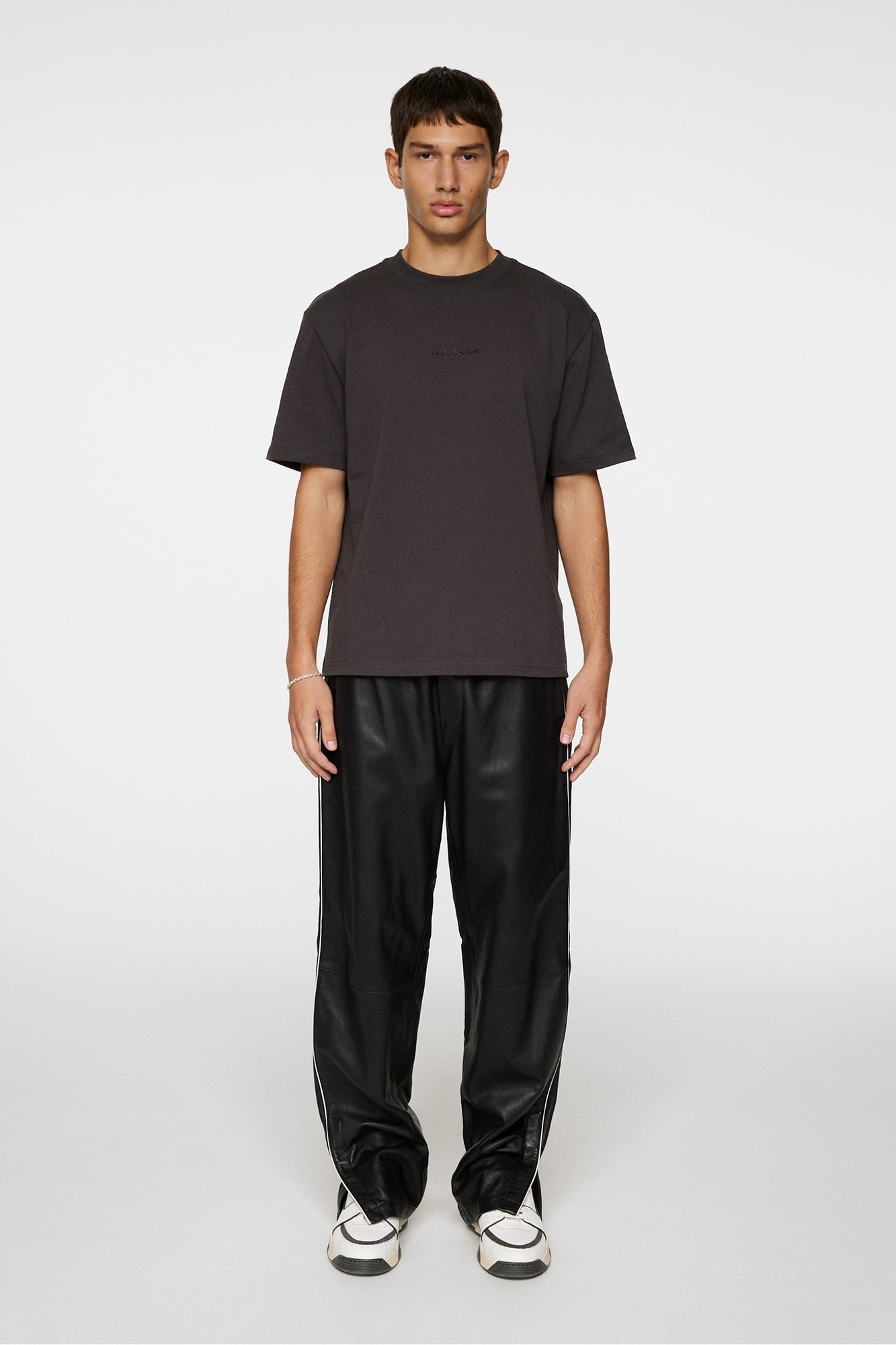 Men | Hale Logo T-Shirt | Washed Black (V2)