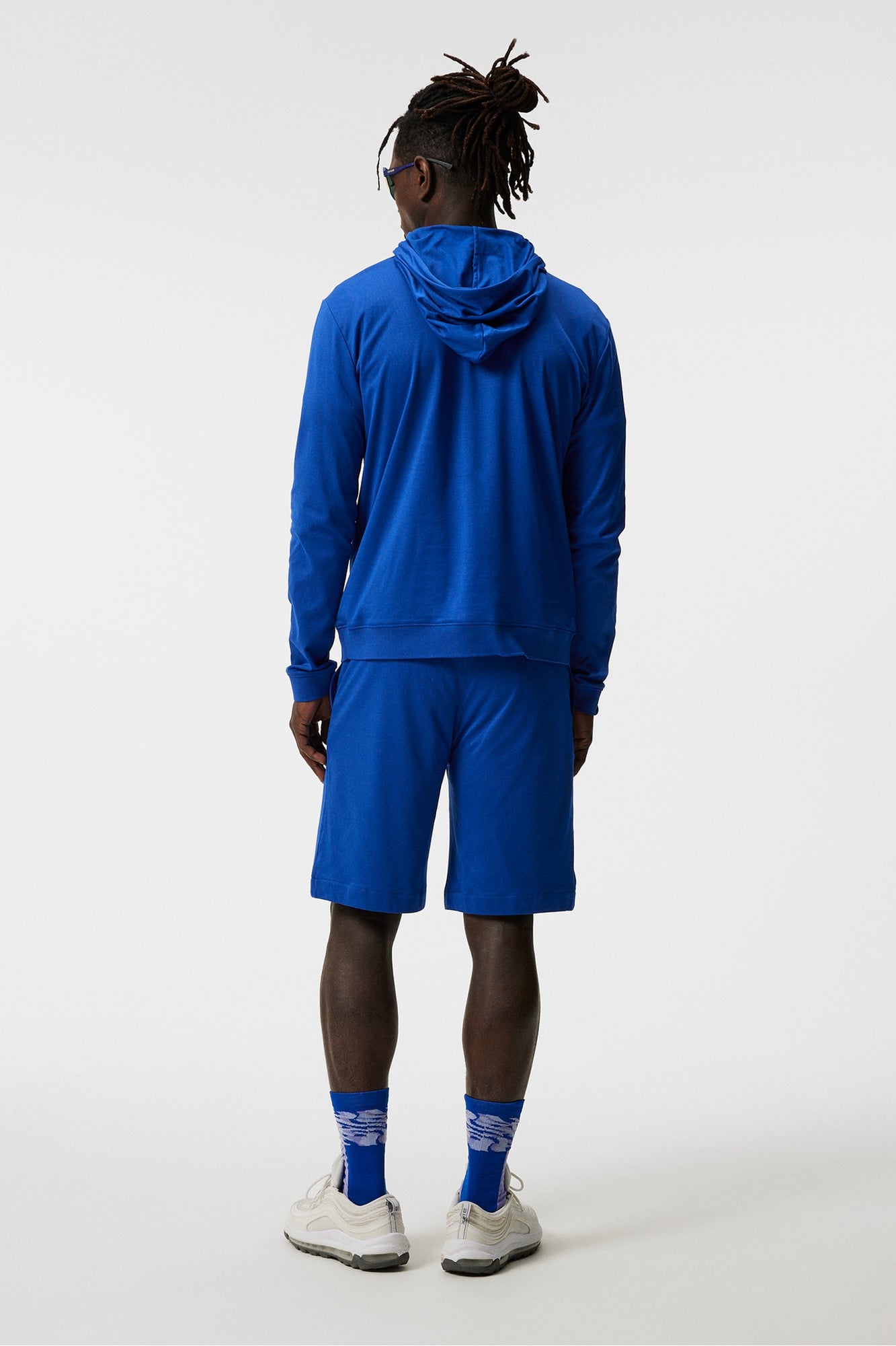 Men | Roland Hood | Surf The Web