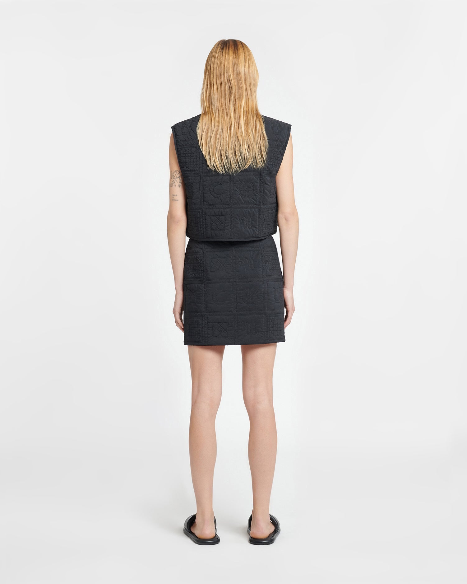 Womens | Dillon Quilted Tech Poplin Mini Skirt | Totem Off Black