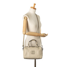 Loewe | Pre-Owned Leather Fusta 25 | White/Ivory