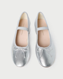 Color: Silver