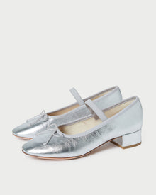Color: Silver