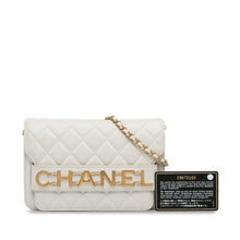 Chanel | Pre-Owned Enchained Wallet on Chain | White