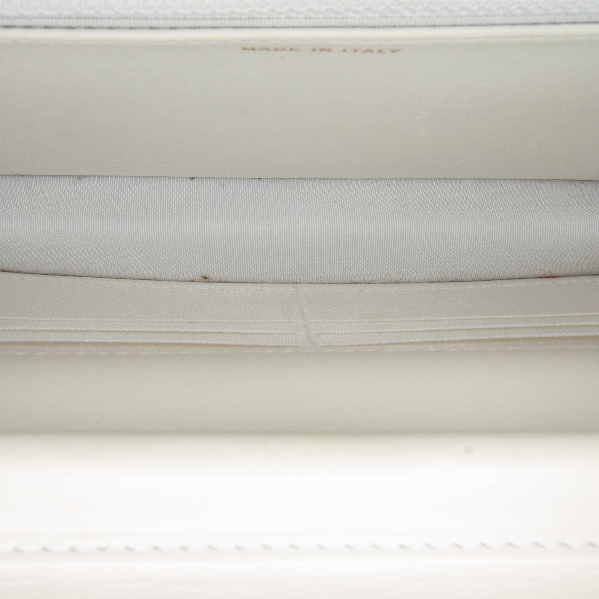 Chanel | Pre-Owned Enchained Wallet on Chain | White