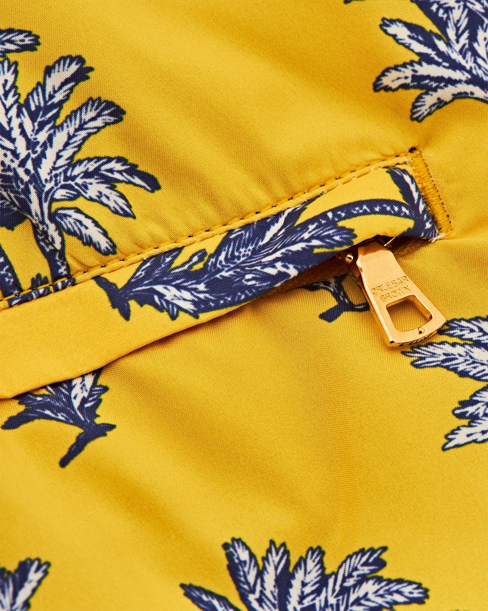 Bulldog Toucan Palm Repeat Mid-Length Swim Shorts | Toucan