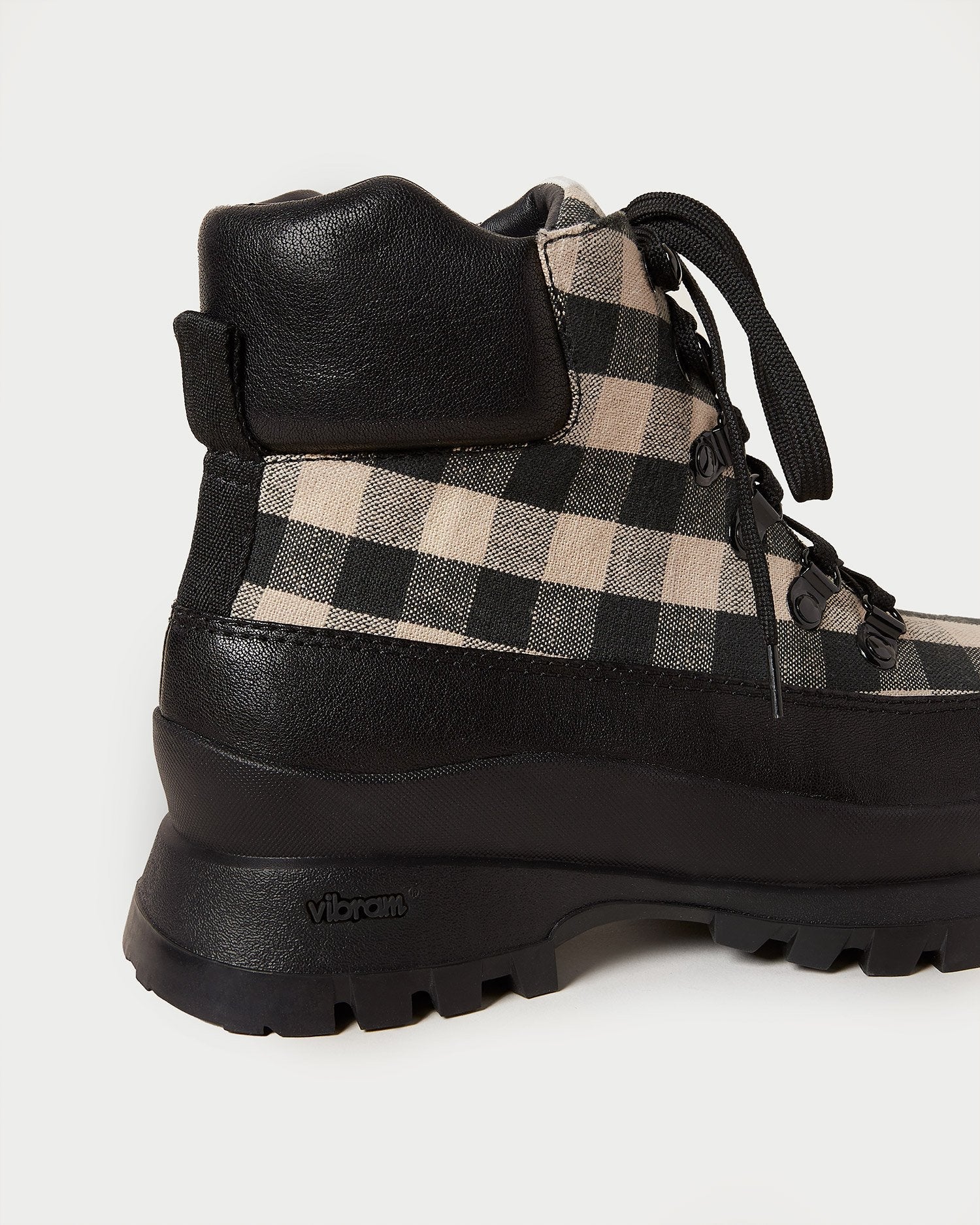 Color: Black/Gingham