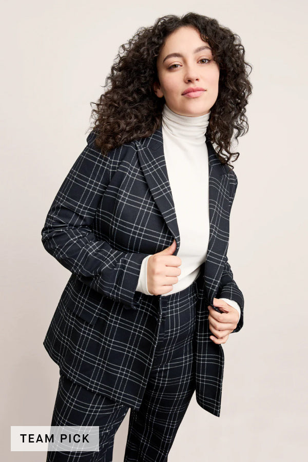 front image of a woman wearing the o'hara blazer in black/white | Exclude | Grid